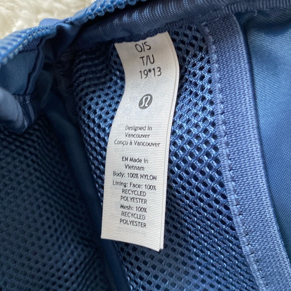 ❤️ Lululemon Petal Blue Extended Strap Everywhere Belt Bag NWT - Picture 4 of 11